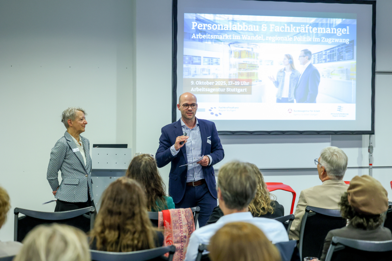 Wirtschaftsförderung Region Stuttgart GmbH Veranstaltung Personalabbau und Fachkräftemangel 09.10.25 Begrüßung Frau Dr. Stützle-Leinmüller, Herr Schwab