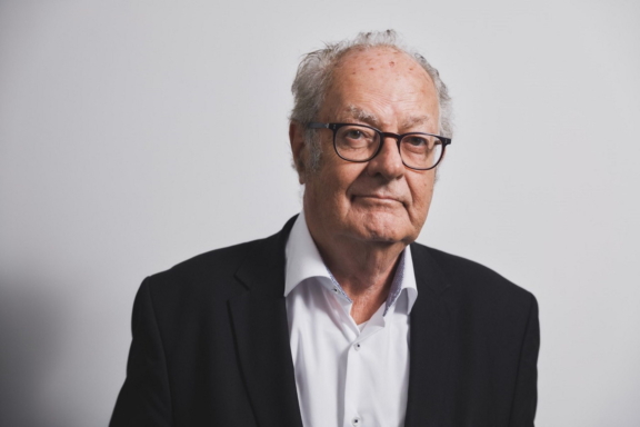 Baden-Württembergischer Ehrenfilmpreis 2025 geht an Programmkino-Pionier Stefan Paul