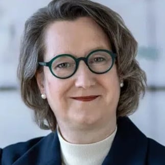 Portrait Dr. Martina Spichal-Mössner