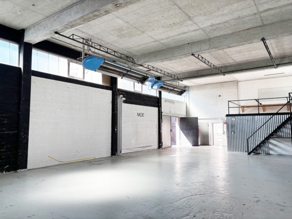 Halle für Studio, Büro oder Produktion in Stuttgart-Nord