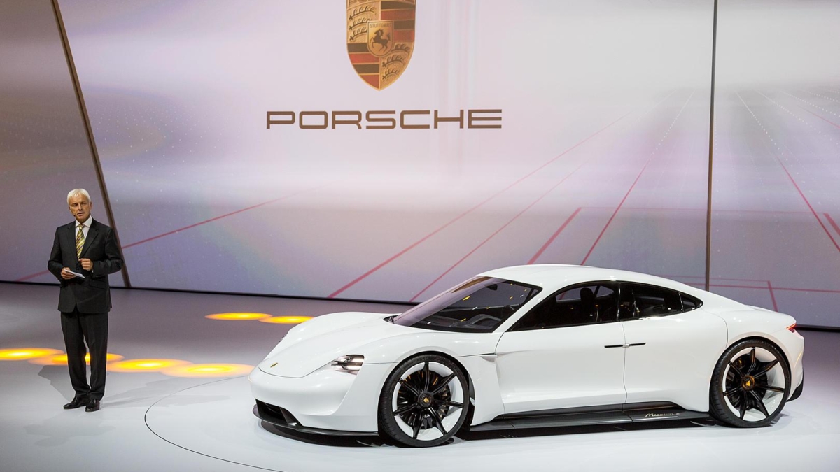Weltpremiere der Konzeptstudie Mission E von Porsche auf der IAA 2015 (Foto: Porsche)